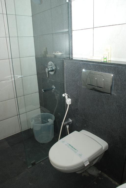 Hotel Pla Amrith Inn Tiruchirappalli Екстер'єр фото