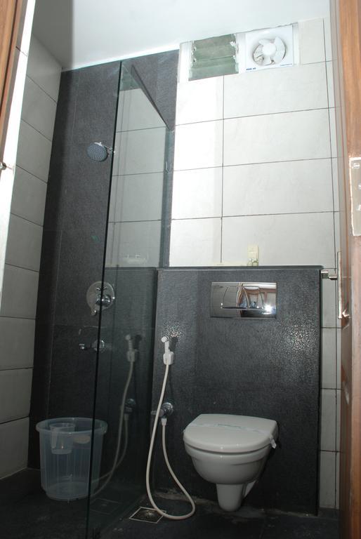 Hotel Pla Amrith Inn Tiruchirappalli Екстер'єр фото